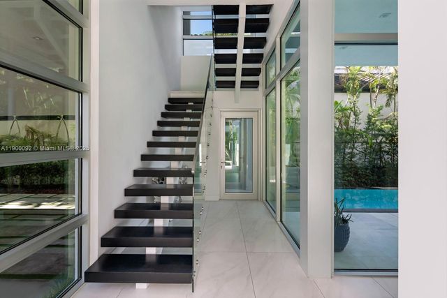 440 S Hibiscus Dr, Miami Beach, FL 33139