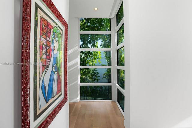 440 S Hibiscus Dr, Miami Beach, FL 33139