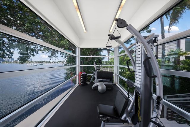 440 S Hibiscus Dr, Miami Beach, FL 33139