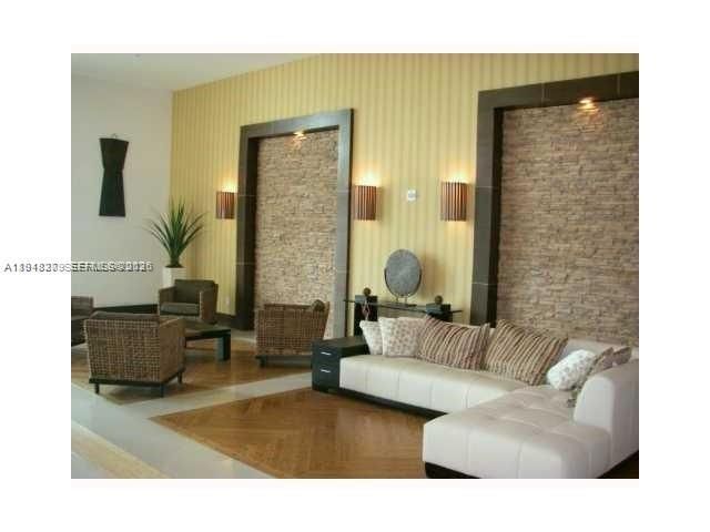 4242 NW 2nd St 1012, Miami, FL 33126