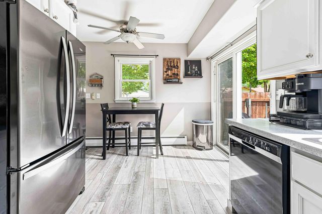 1921 N 10th Avenue N, Moorhead, MN 56560