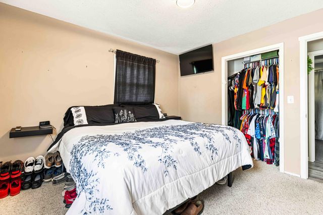 1921 N 10th Avenue N, Moorhead, MN 56560