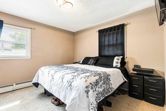 1921 N 10th Avenue N, Moorhead, MN 56560