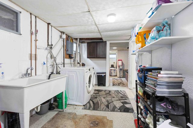 1921 N 10th Avenue N, Moorhead, MN 56560