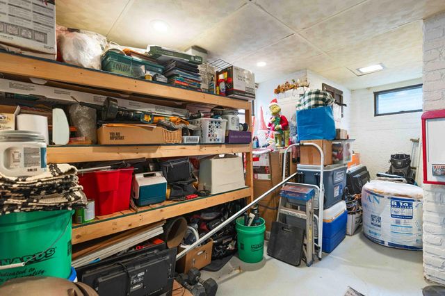 1921 N 10th Avenue N, Moorhead, MN 56560