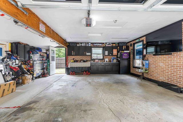1921 N 10th Avenue N, Moorhead, MN 56560