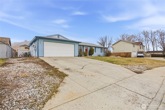 1720 Lincoln Park Circle, Wenatchee, WA 98801