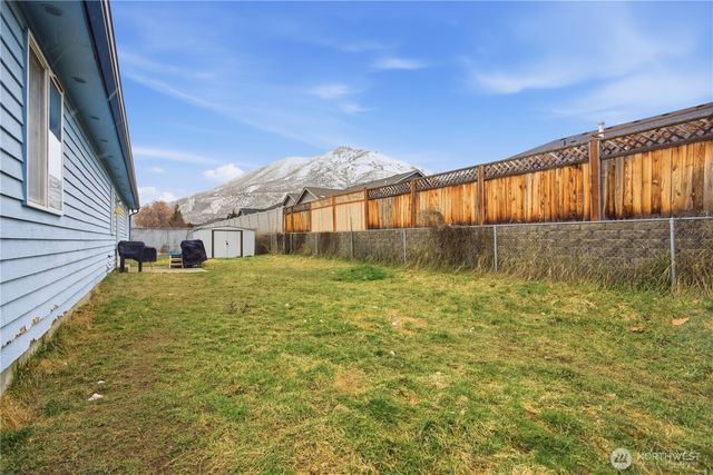 1720 Lincoln Park Circle, Wenatchee, WA 98801