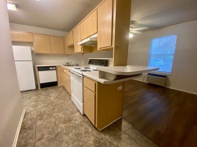 628 N Oakland Avenue 6, Fayetteville, AR 72701