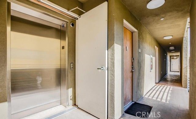 2864 Sunset 205, Los Angeles, CA 90005