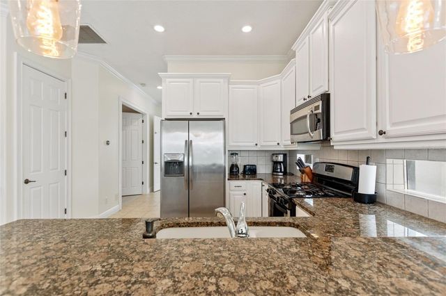 1524 EUSTON DR, Kissimmee, FL 34747