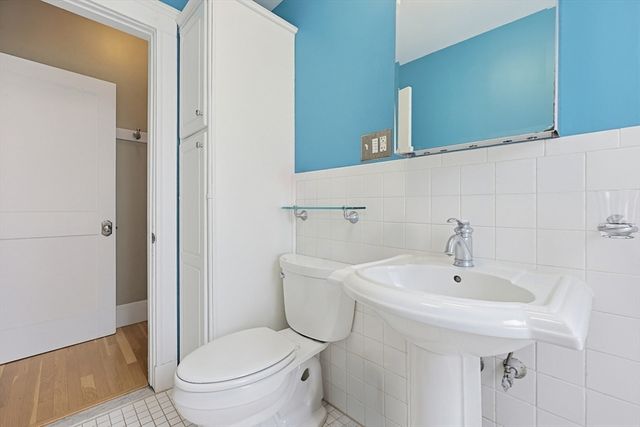 39 Sedgwick St 1, Boston, MA 02130
