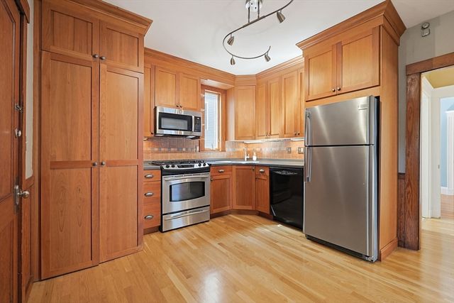 39 Sedgwick St 1, Boston, MA 02130