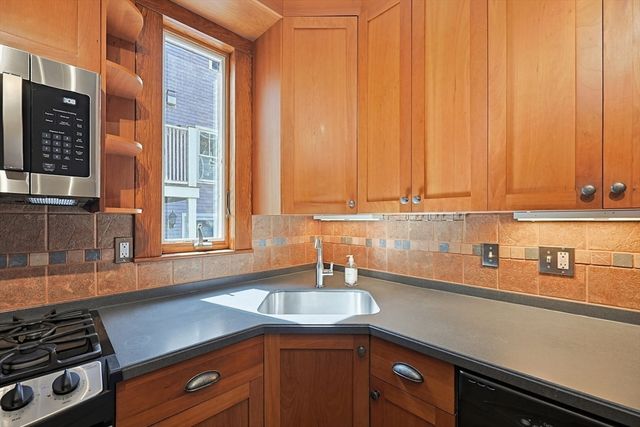 39 Sedgwick St 1, Boston, MA 02130