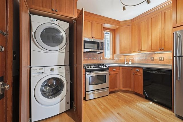 39 Sedgwick St 1, Boston, MA 02130