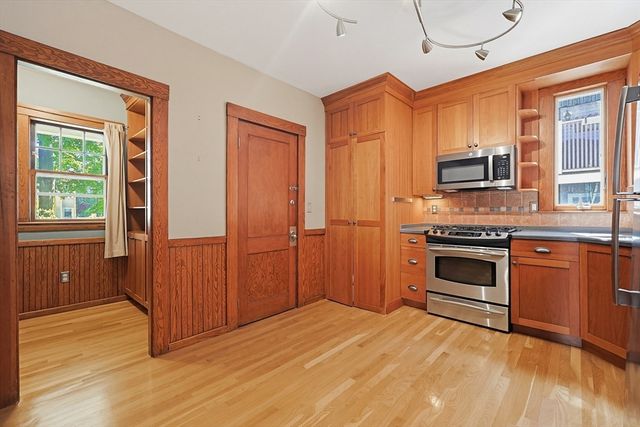 39 Sedgwick St 1, Boston, MA 02130
