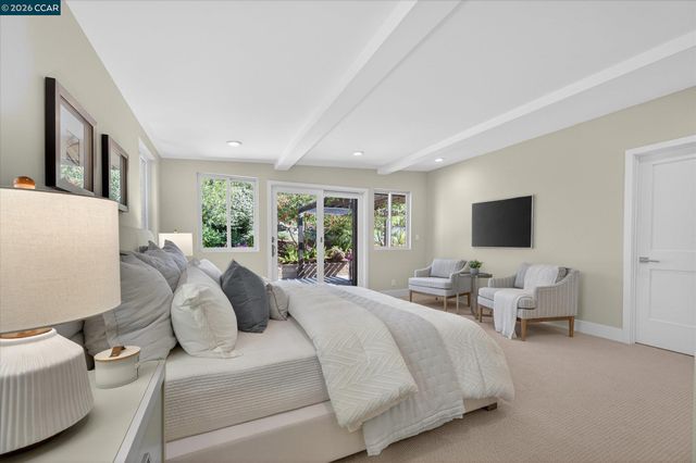 31 Ivy Dr, Orinda, CA 94563