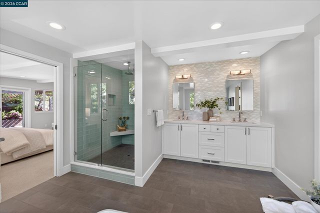 31 Ivy Dr, Orinda, CA 94563