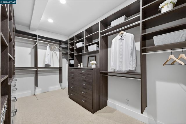 31 Ivy Dr, Orinda, CA 94563