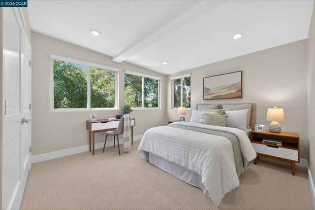 31 Ivy Dr, Orinda, CA 94563