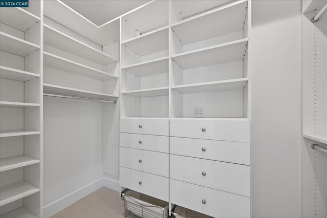 31 Ivy Dr, Orinda, CA 94563