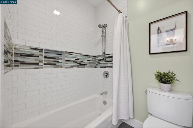 31 Ivy Dr, Orinda, CA 94563