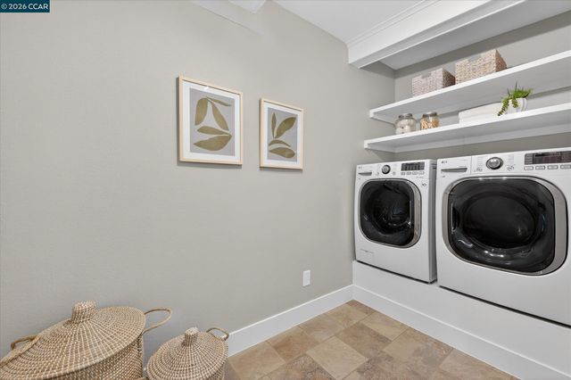 31 Ivy Dr, Orinda, CA 94563