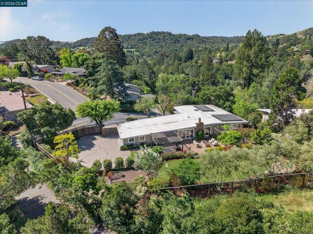 31 Ivy Dr, Orinda, CA 94563