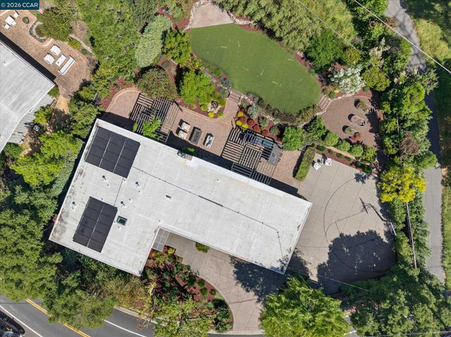 31 Ivy Dr, Orinda, CA 94563
