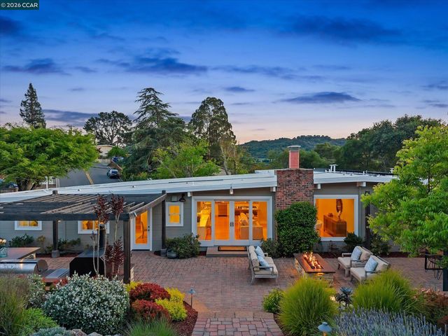 31 Ivy Dr, Orinda, CA 94563