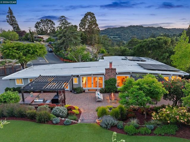 31 Ivy Dr, Orinda, CA 94563