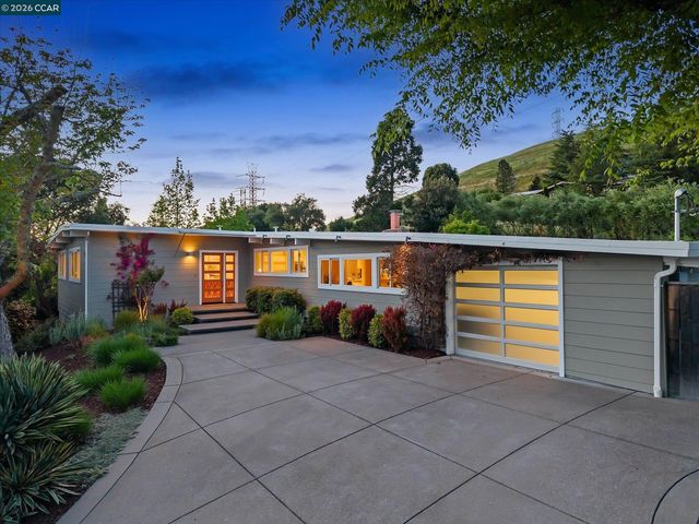 31 Ivy Dr, Orinda, CA 94563
