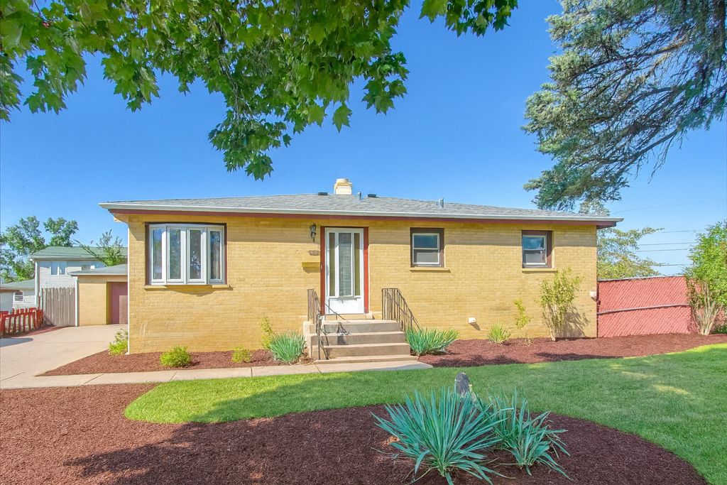 542 Memory Lane, Addison, IL 60101