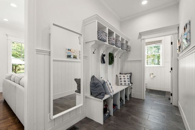 33 Hickory Rd, Wellesley, MA 02482