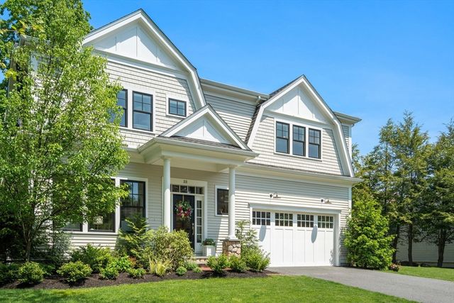 33 Hickory Rd, Wellesley, MA 02482