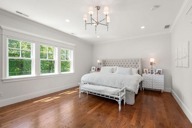 33 Hickory Rd, Wellesley, MA 02482