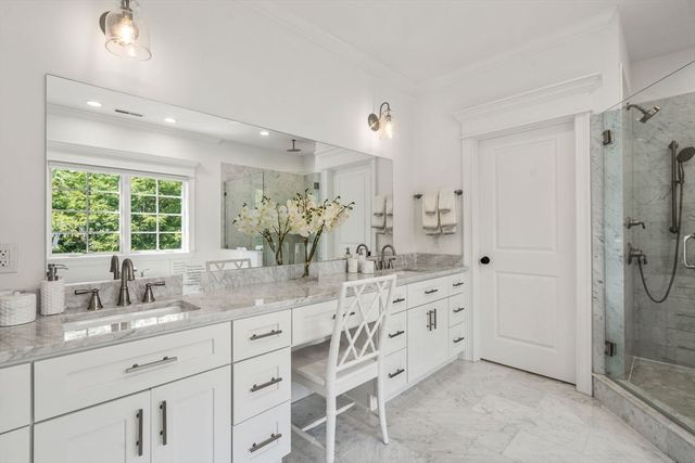33 Hickory Rd, Wellesley, MA 02482