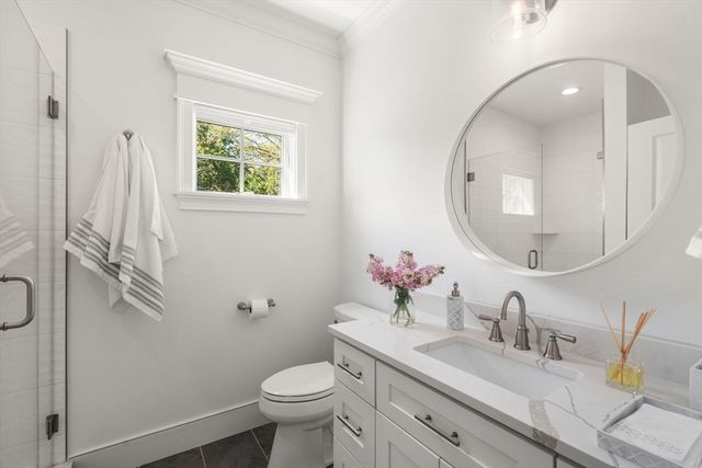33 Hickory Rd, Wellesley, MA 02482