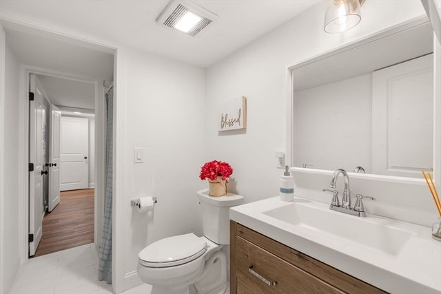 33 Hickory Rd, Wellesley, MA 02482