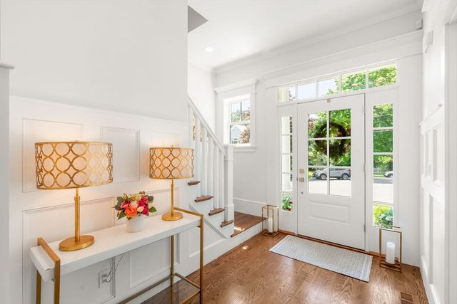 33 Hickory Rd, Wellesley, MA 02482