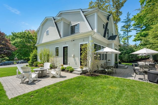 33 Hickory Rd, Wellesley, MA 02482