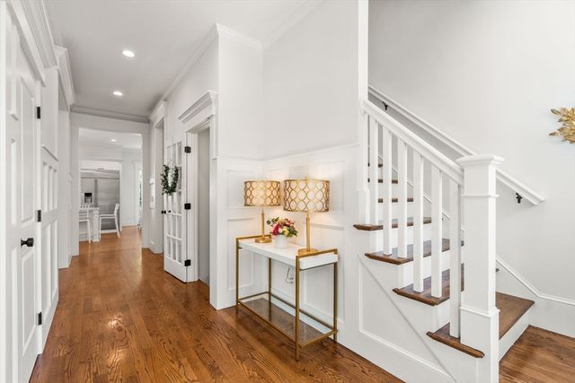 33 Hickory Rd, Wellesley, MA 02482