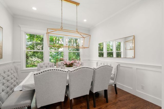 33 Hickory Rd, Wellesley, MA 02482
