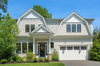 33 Hickory Rd, Wellesley, MA 02482