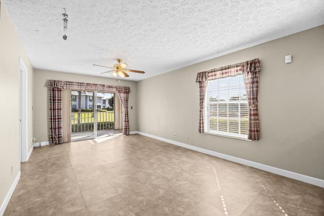 806 SE Central Parkway 6, Stuart, FL 34994