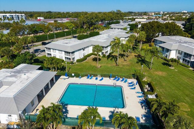 806 SE Central Parkway 6, Stuart, FL 34994