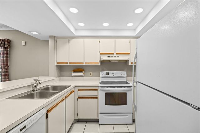 806 SE Central Parkway 6, Stuart, FL 34994