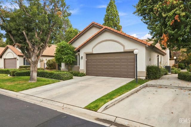 6901 Courtside Circle 19, Bakersfield, CA 93309