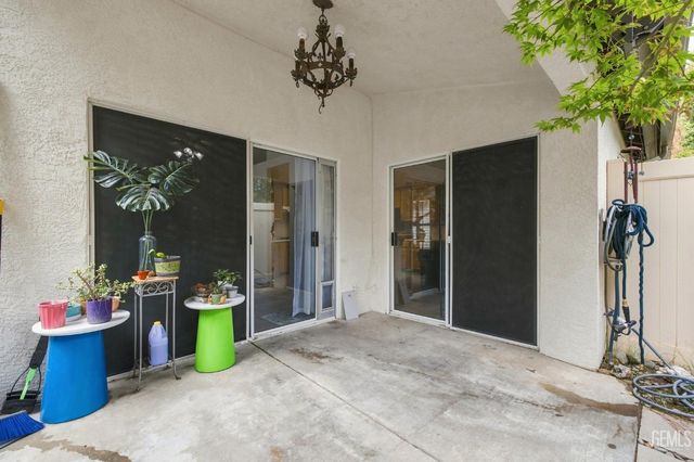 6901 Courtside Circle 19, Bakersfield, CA 93309