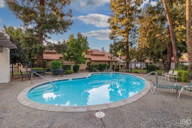 6901 Courtside Circle 19, Bakersfield, CA 93309